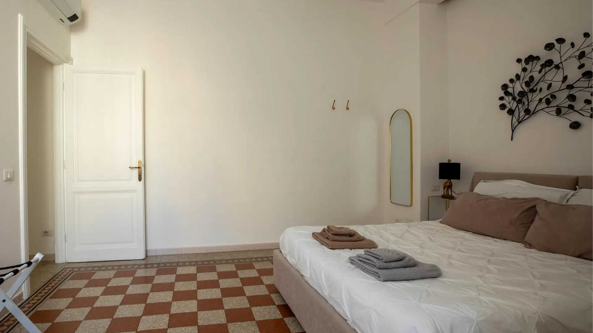 Urbanpiramide - Roma Apartment 0*, Rome