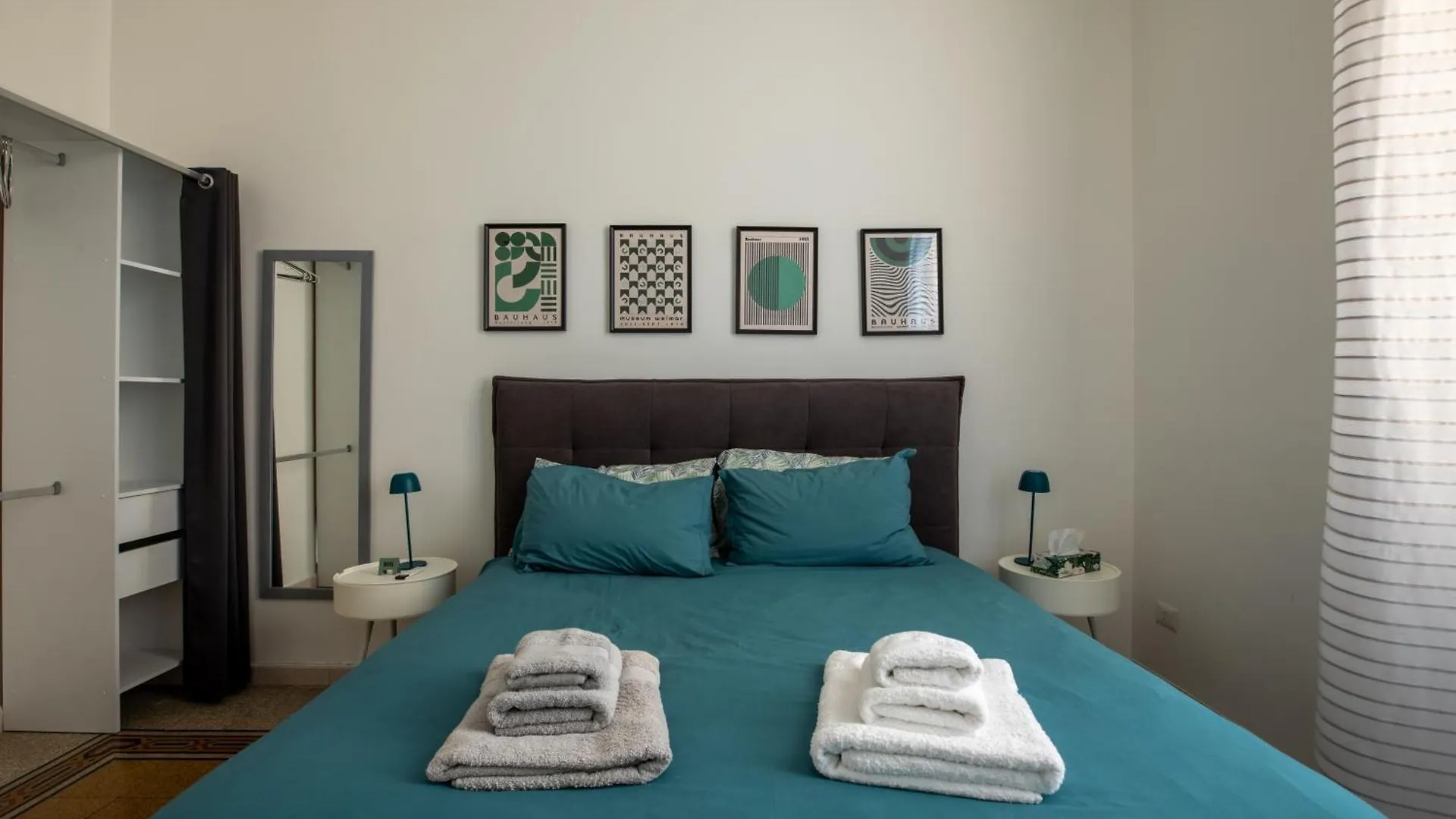 Urbanpiramide - Roma Apartment Italy