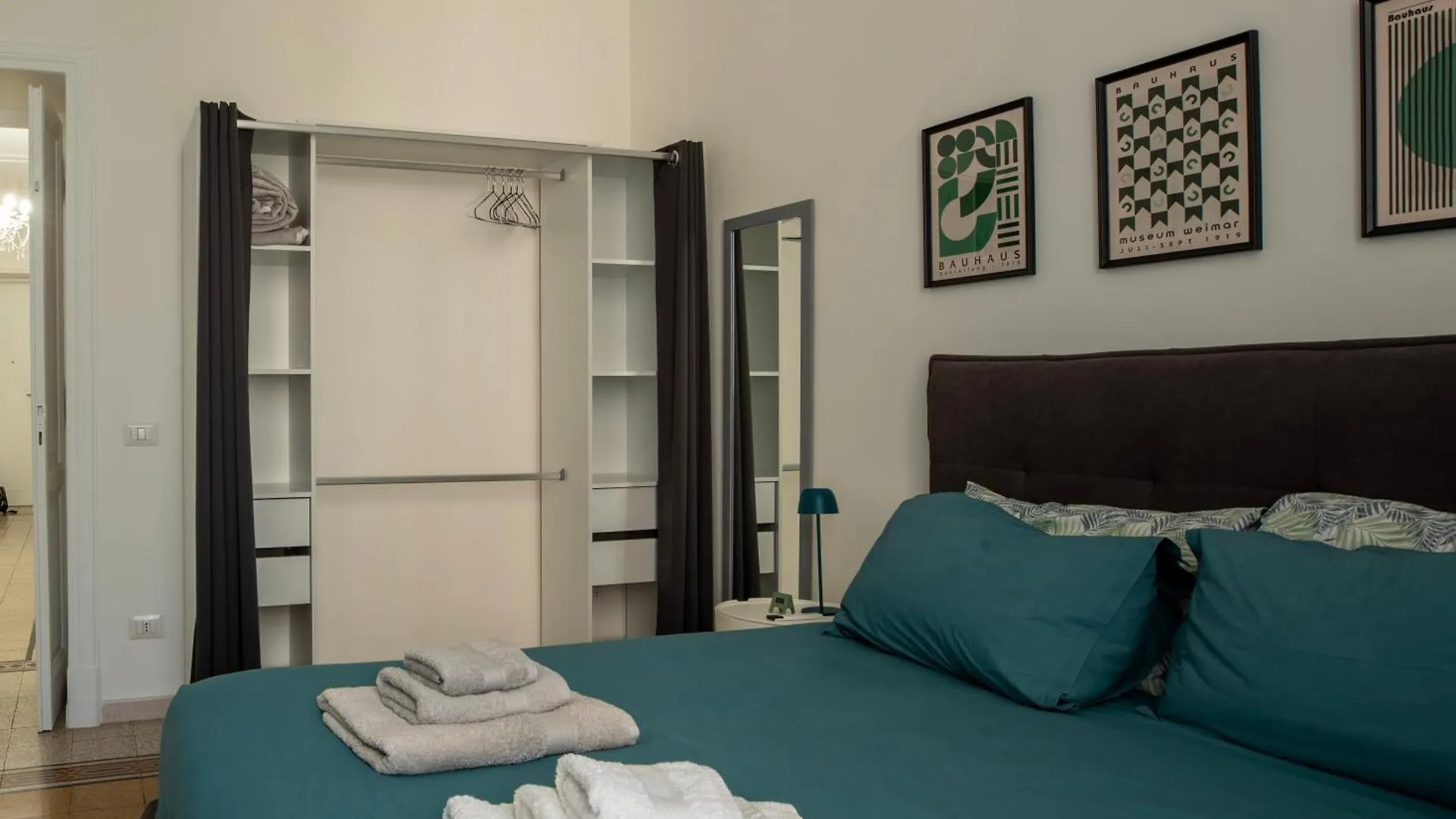 Urbanpiramide - Roma Apartment Italy